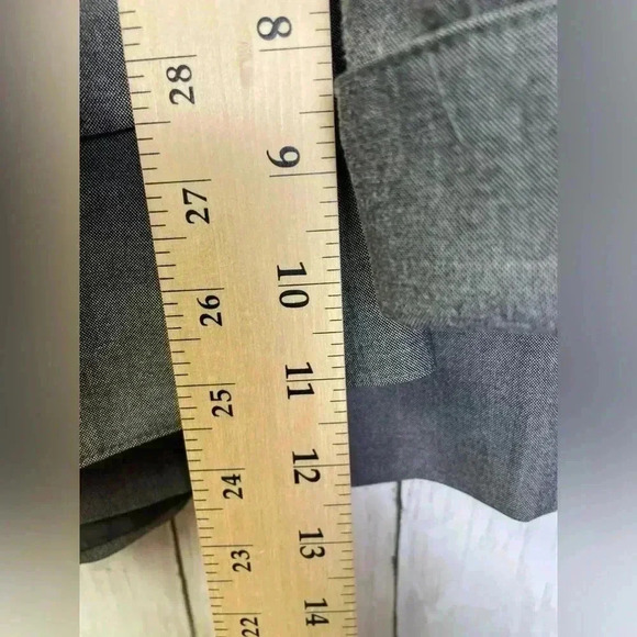 Tahari Gray two piece skirt suit size 8p - Picture 10 of 15